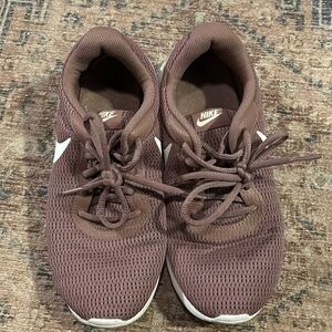 Nike women’s shoes